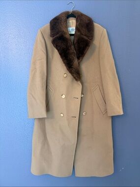 Aquascutum London Camel Wool Double-Breasted Coat with Dark Brown Fur Collar